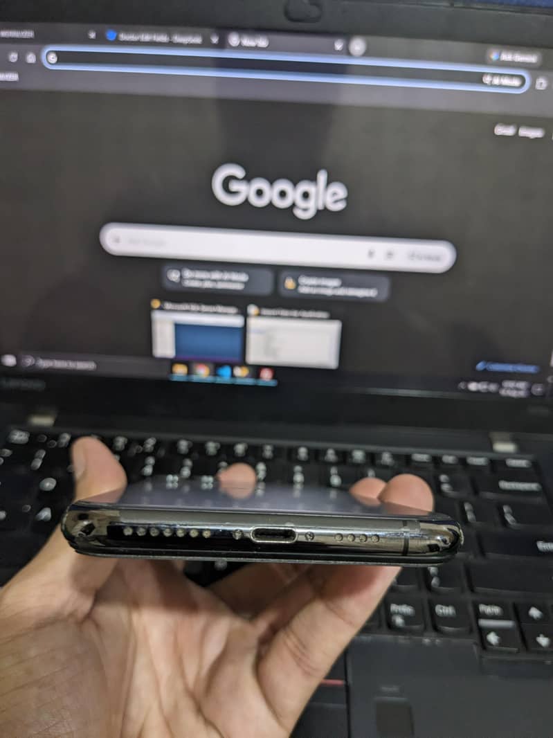 iPhone 11 Pro Max 4