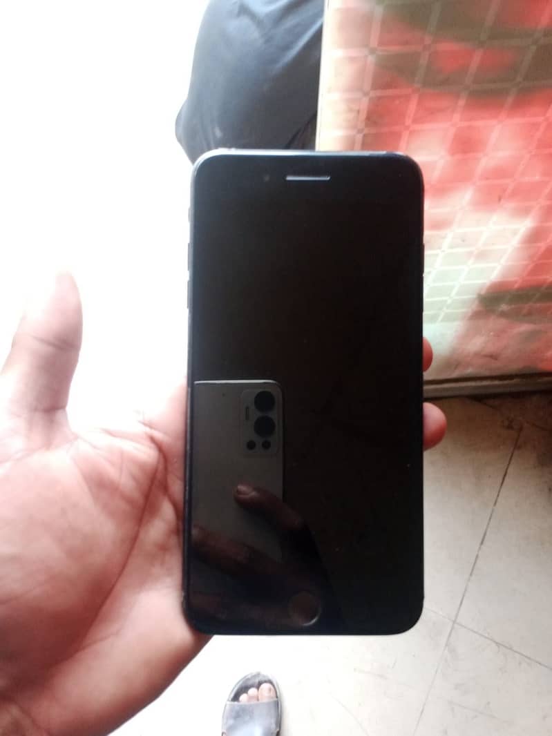 Apple iPhone 7 Plus 0
