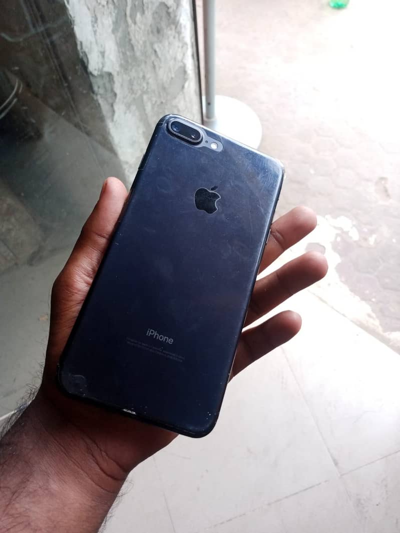 Apple iPhone 7 Plus 1