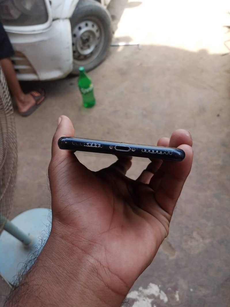 Apple iPhone 7 Plus 2