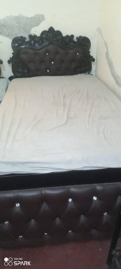 2 single beds