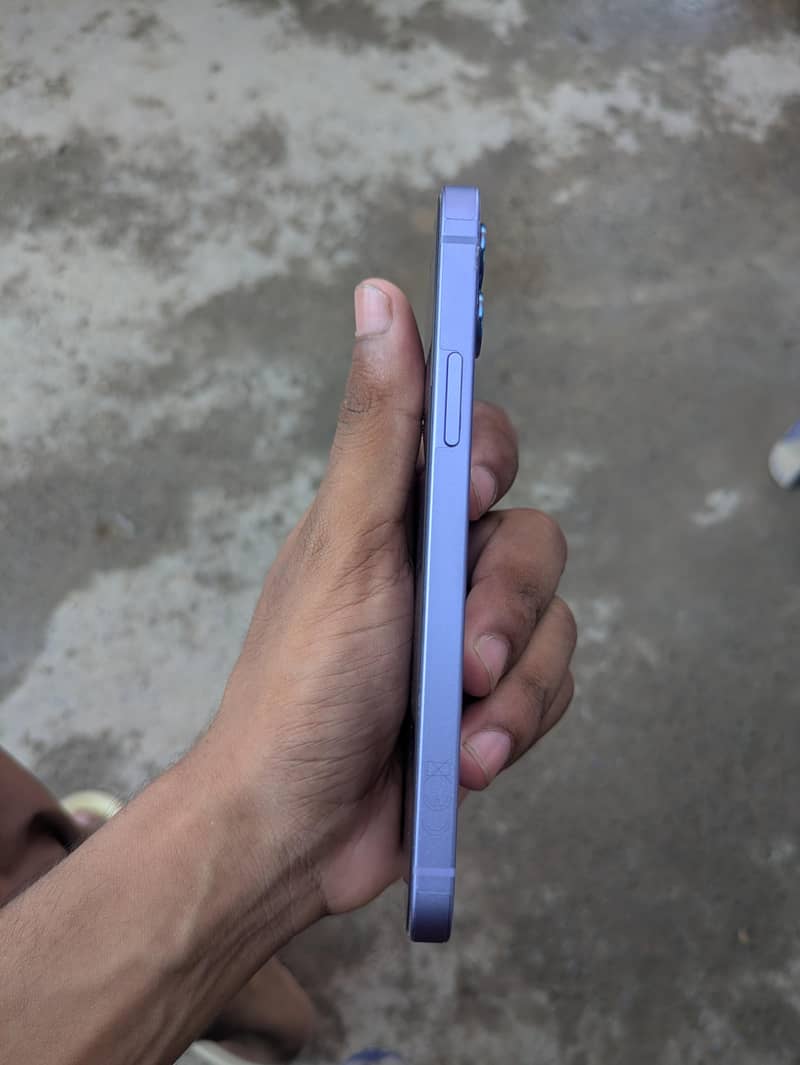 Apple iPhone 12 3
