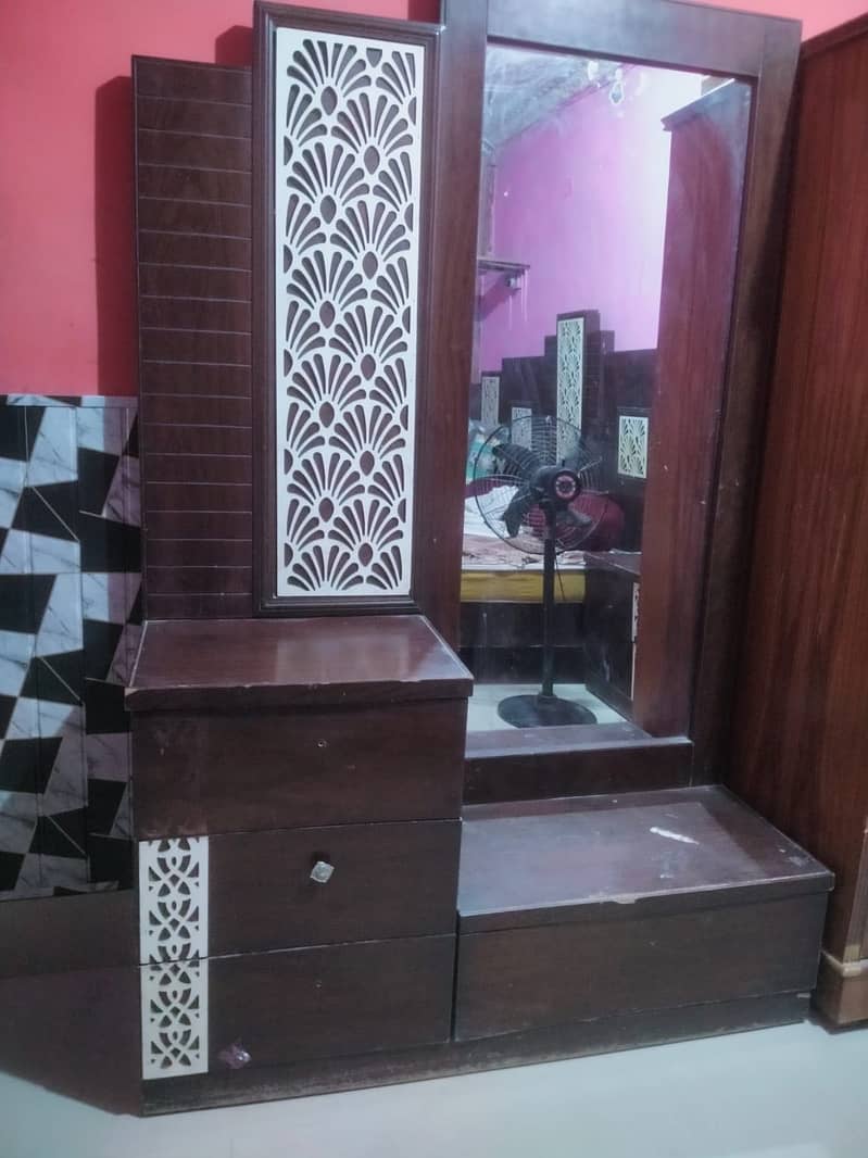King Size bed & Dressing table 3
