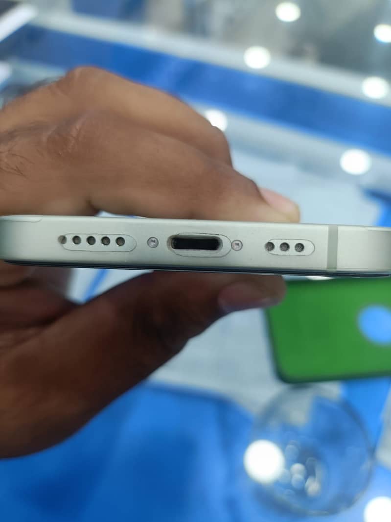 Apple iPhone 12 2