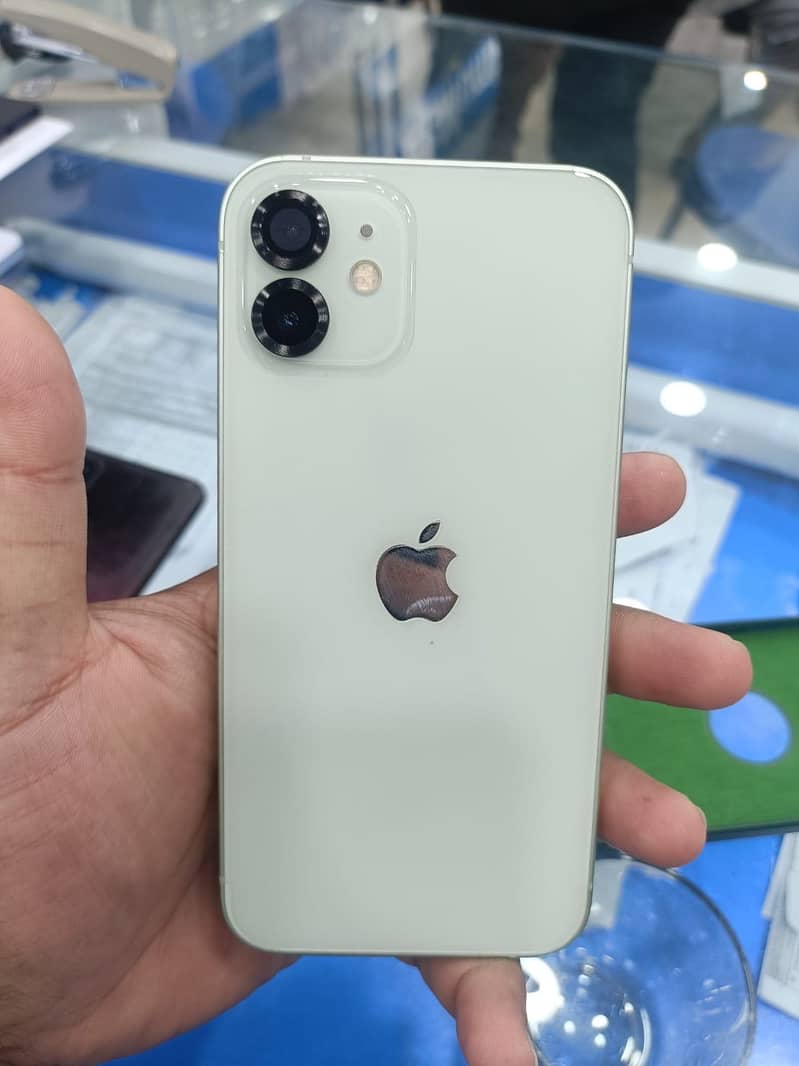 Apple iPhone 12 3