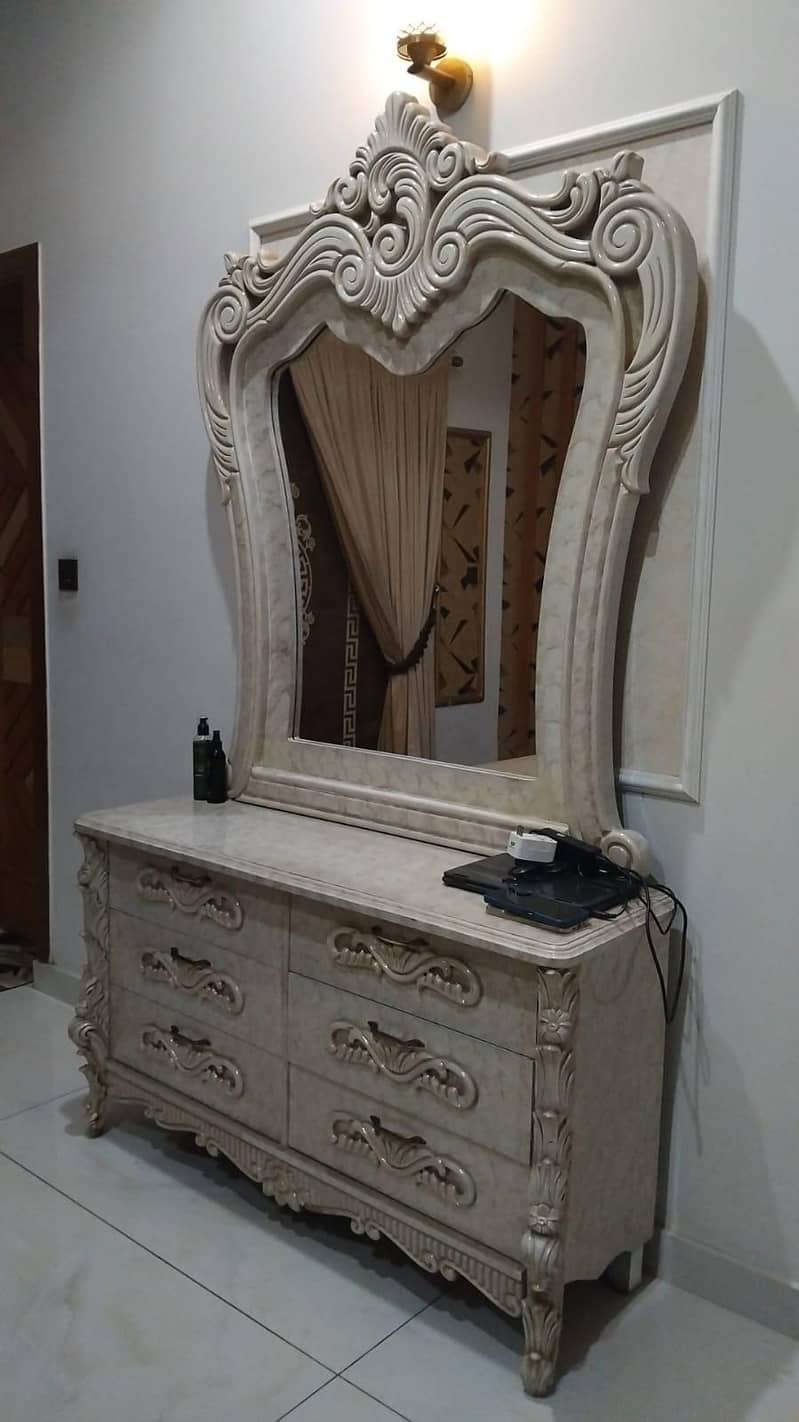 Bes set side table Dressing 2