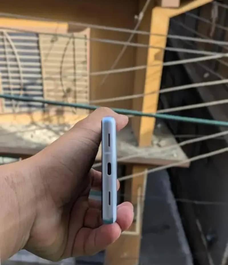 Google Pixel 7a 3