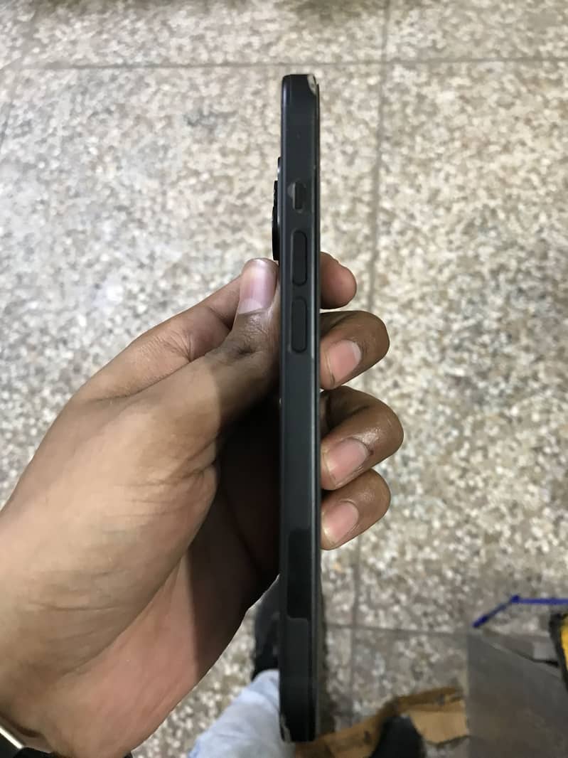 Apple iPhone 15 3