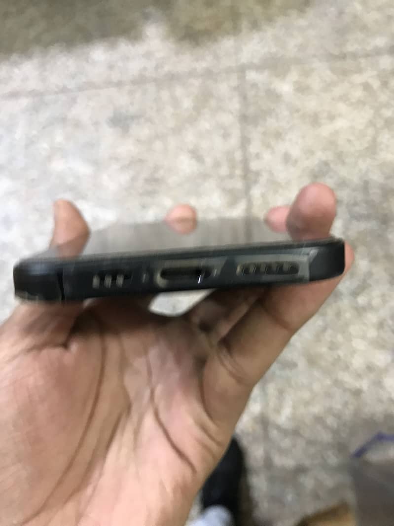 Apple iPhone 15 4