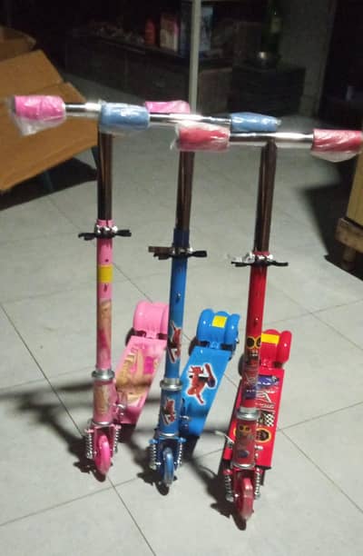 scooty with three wheels