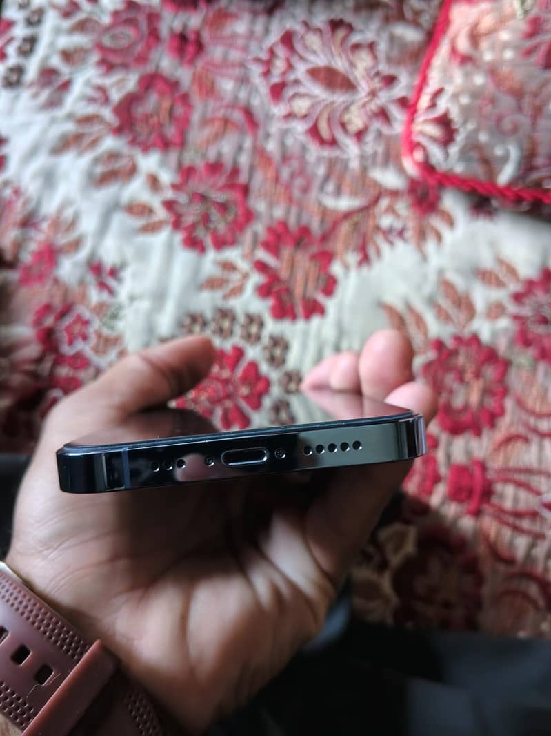 Apple iPhone 13 Pro 0