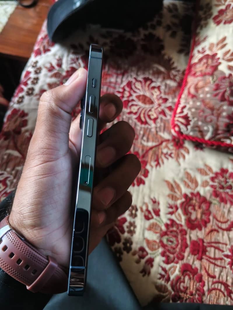 Apple iPhone 13 Pro 6
