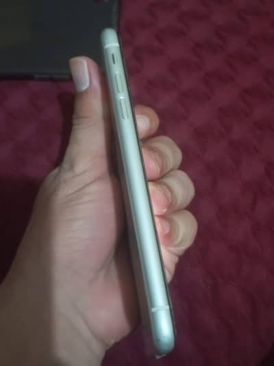 Apple iPhone XR