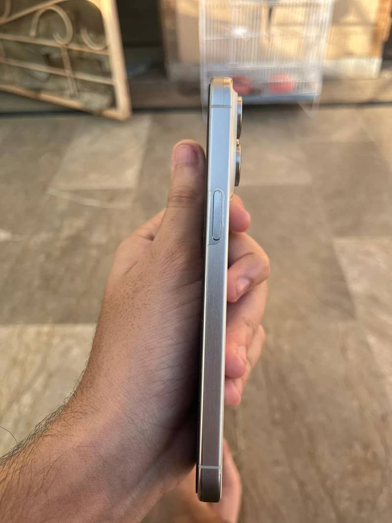 Apple iPhone 15 Pro Max 0