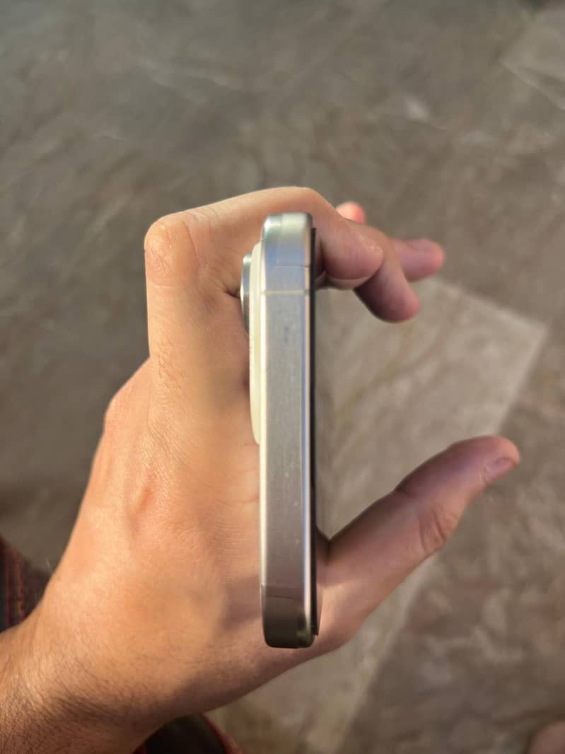 Apple iPhone 15 Pro Max 1