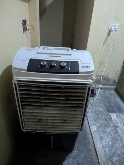 cherry cooler only 2.5-3 months used 9 months warranty  available
