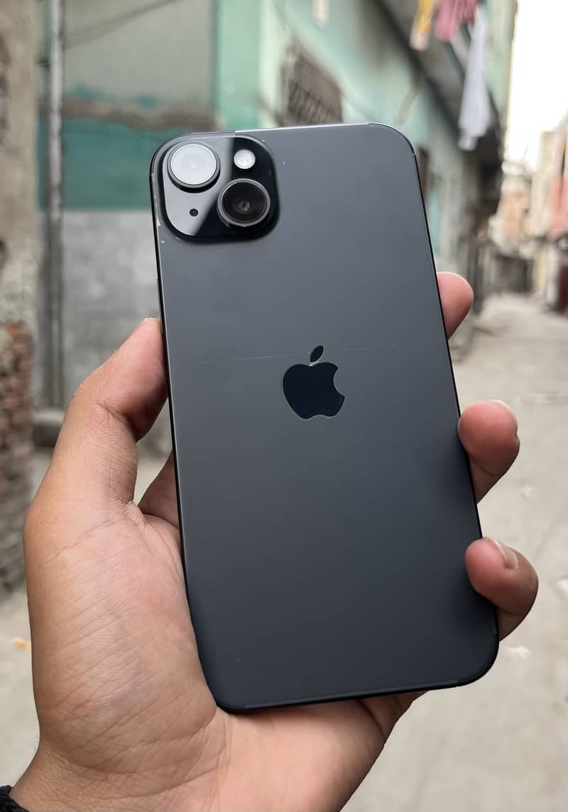 Apple iPhone 15 plus 1