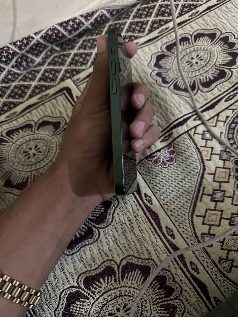 Apple iPhone 13 mini 2