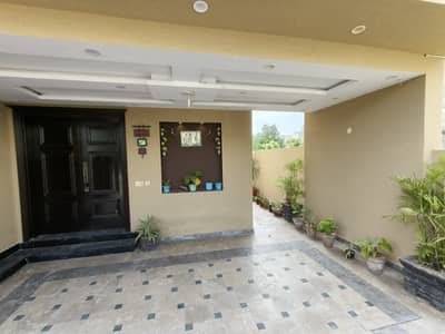A BEAUTIFUL 10 MARLA HOUSE FOR RENT