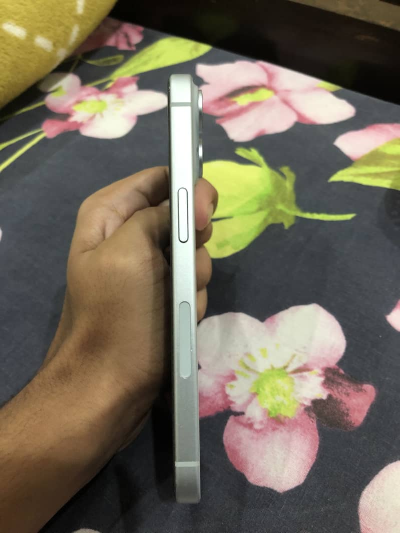 Apple iPhone 15 1