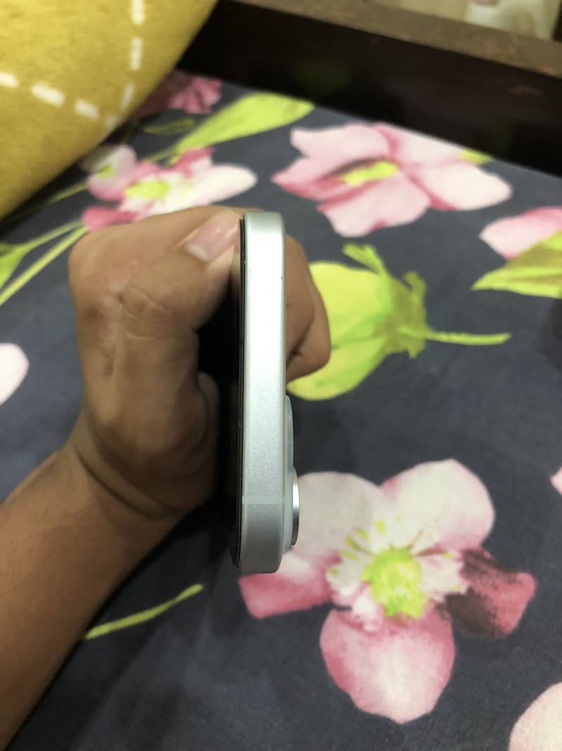 Apple iPhone 15 2