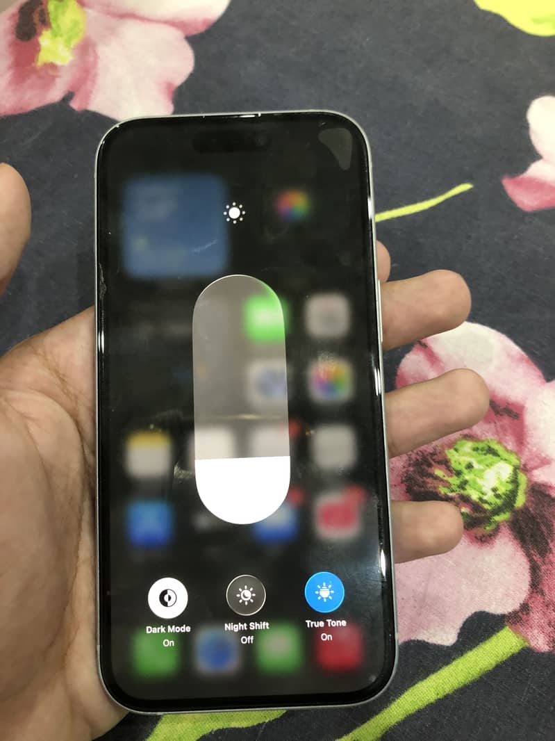 Apple iPhone 15 7