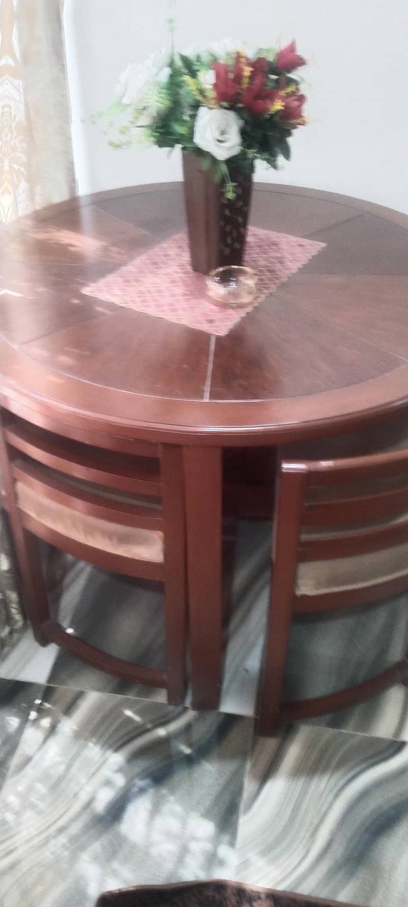 Round Shape Dining Table with 4 triangle Chairs 0