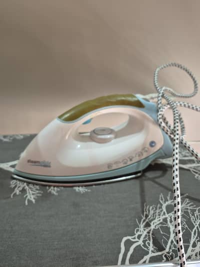 steam glide iron 8/10 condition perfectly working
