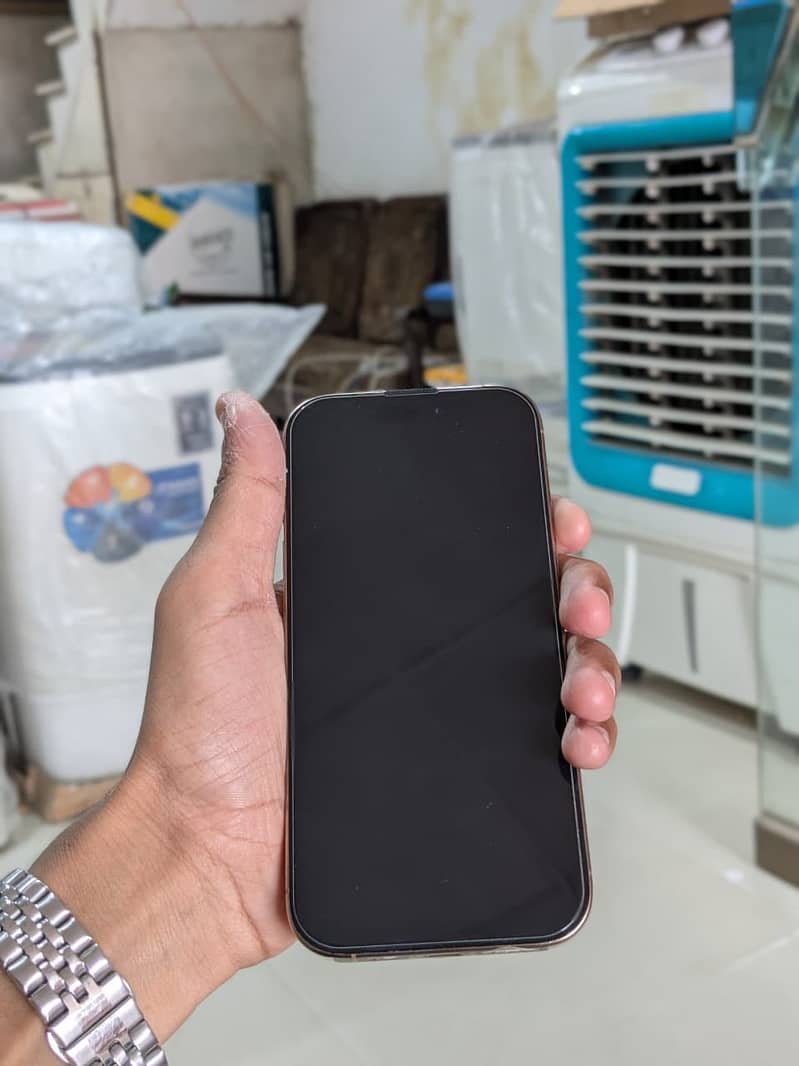 Apple iPhone 16 Pro 6