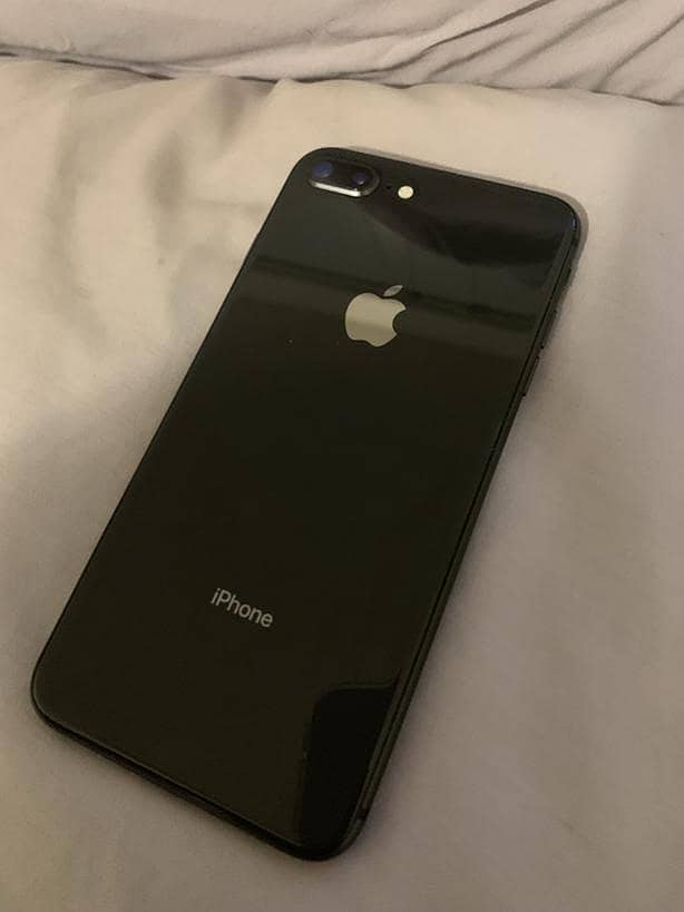 Apple iPhone 8 Plus 1
