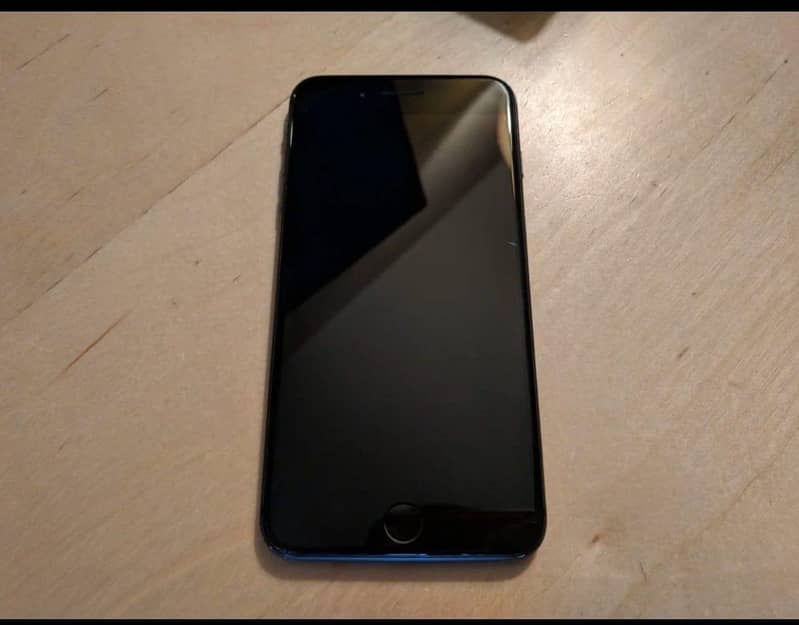 Apple iPhone 8 Plus 4