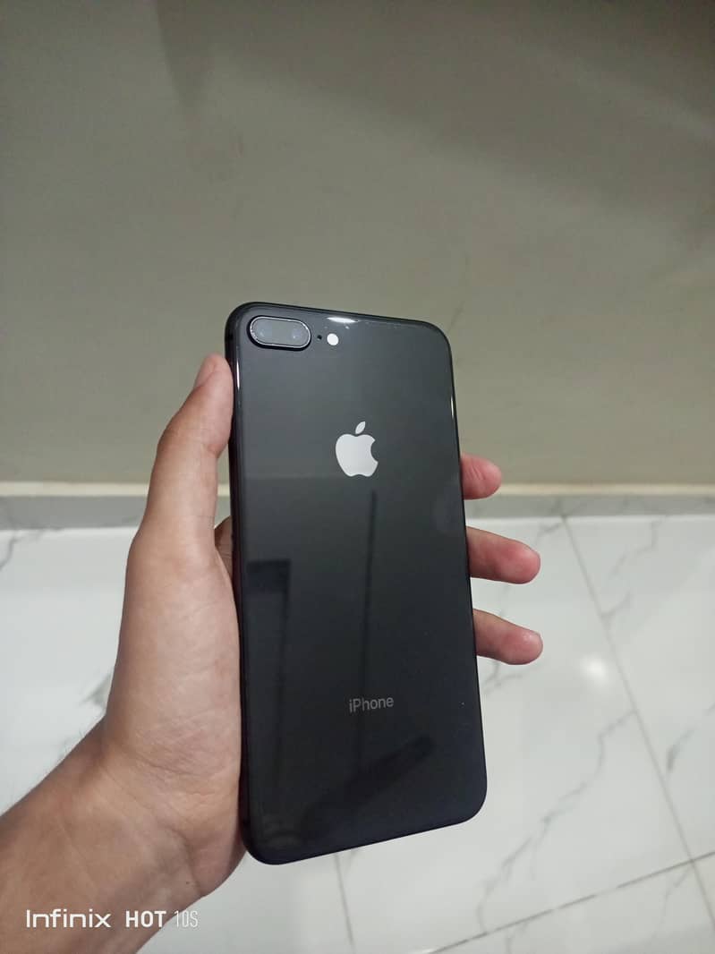 Apple iPhone 8 Plus 5