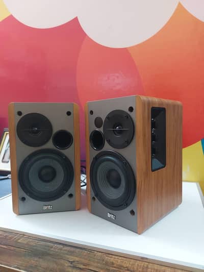 Britz Bookshelf Speakers