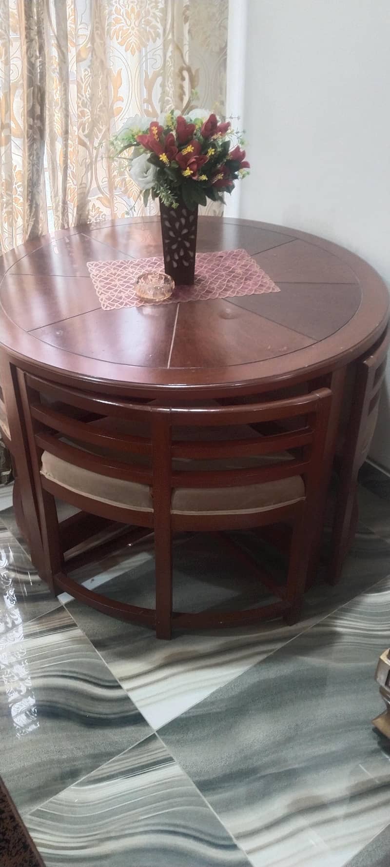 Round Shape Dining Table with 4 triangle Chairs 2