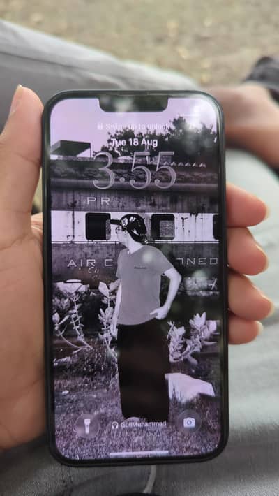 Apple iPhone 13