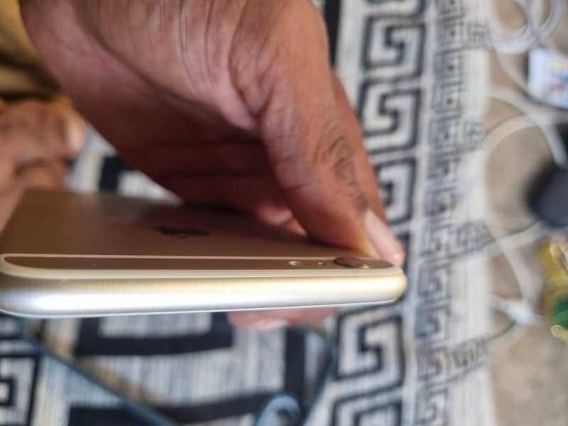 Apple iPhone 6 Plus 4