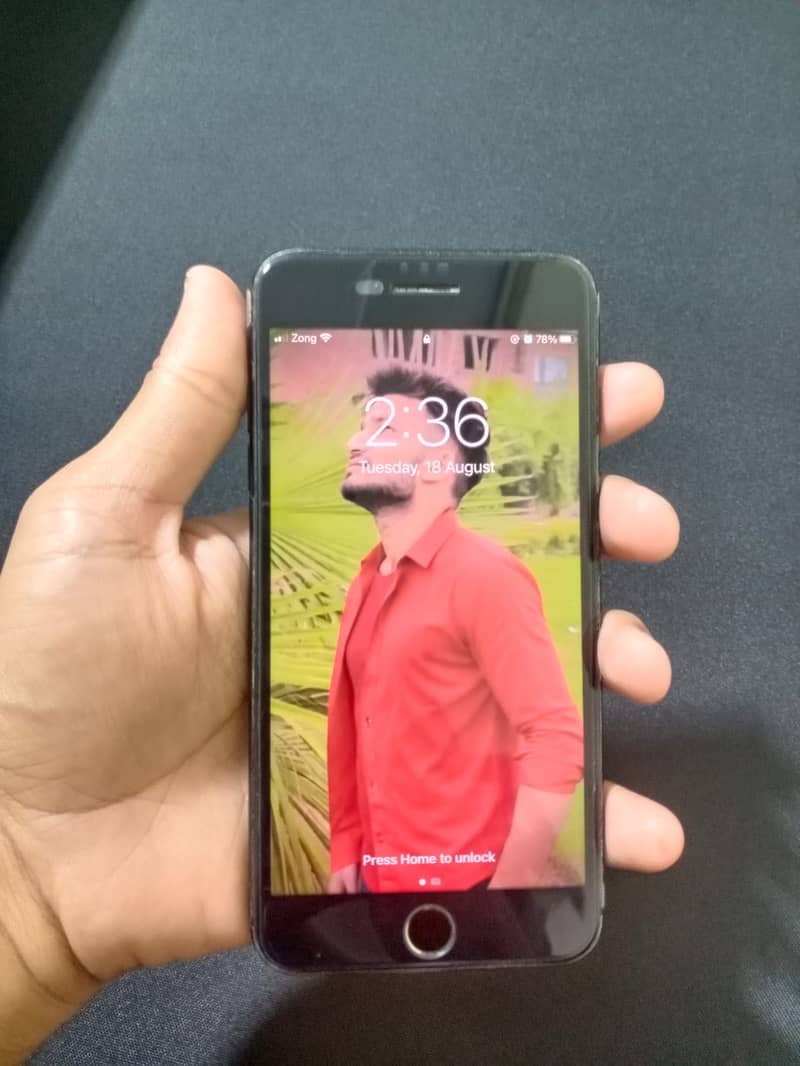 Apple iPhone 7 Plus 0