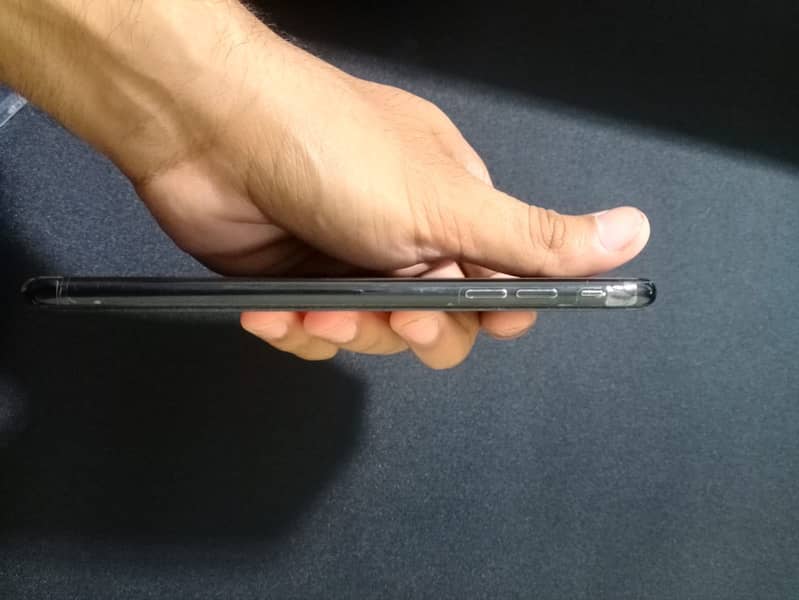 Apple iPhone 7 Plus 5
