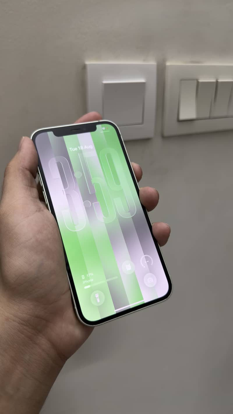 Apple iPhone 12 7