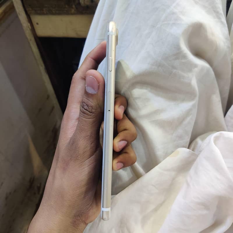 Apple iPhone 7 Plus 3