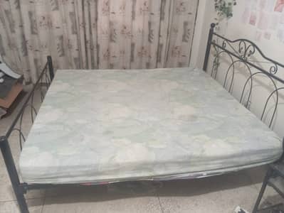 Wrought Iron Bed (Without Mattress)