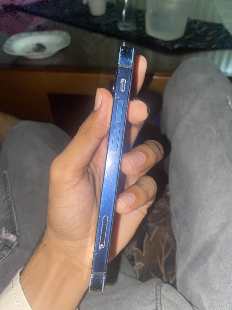 Apple iPhone 12 mini 1