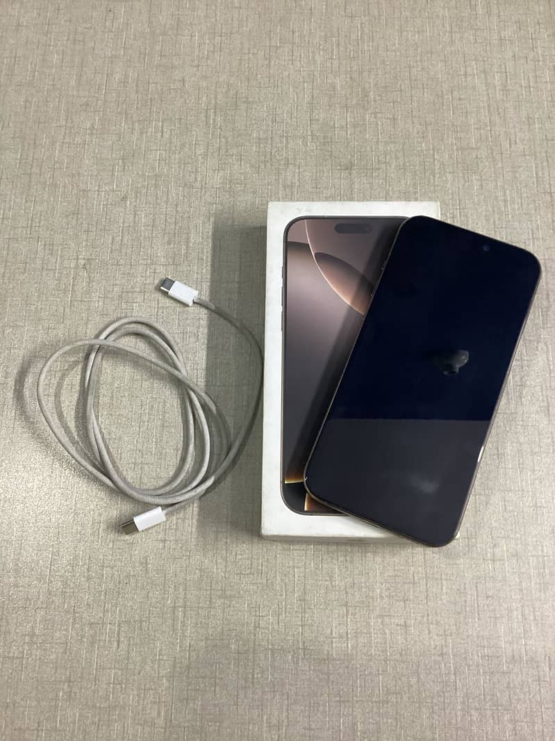 Apple iPhone 16 Pro Max 1