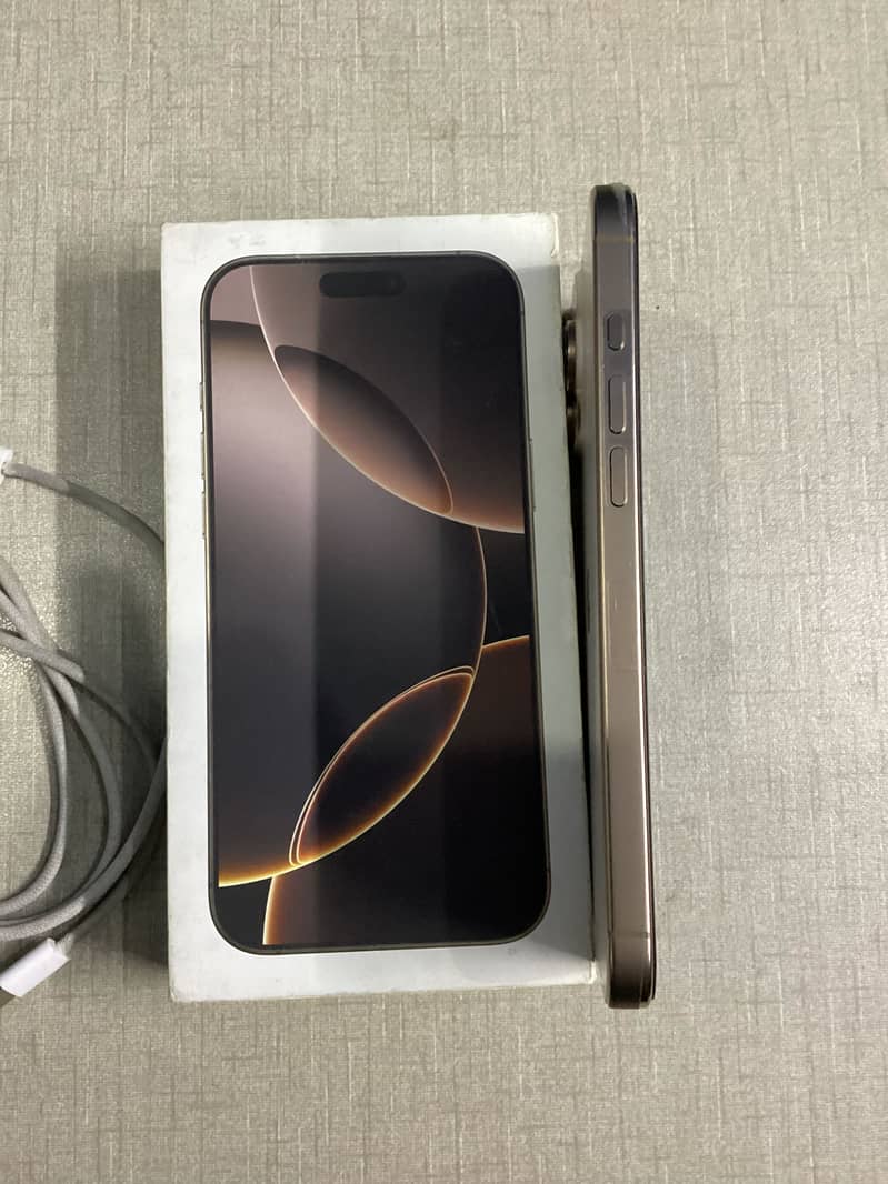 Apple iPhone 16 Pro Max 2