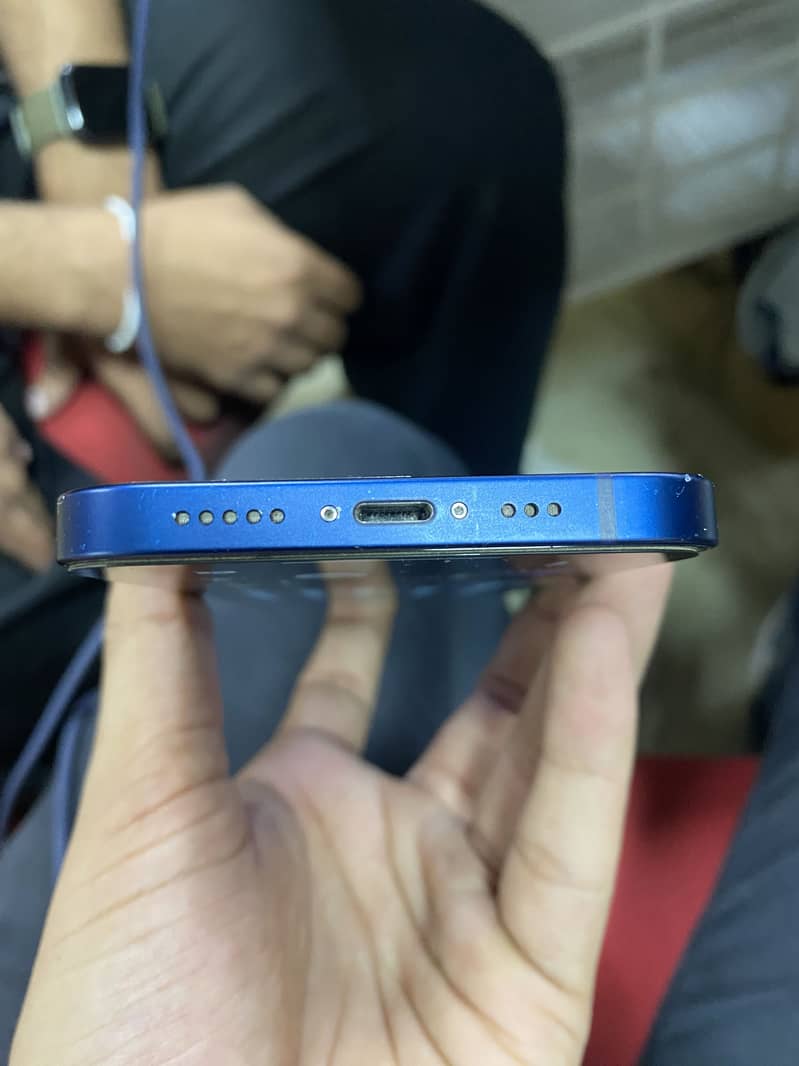 Apple iPhone 12 3