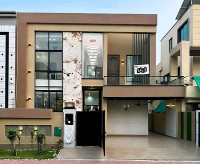 10 Marla Luxury Upper Portion is Available for Rent in Bahria Town Lahore