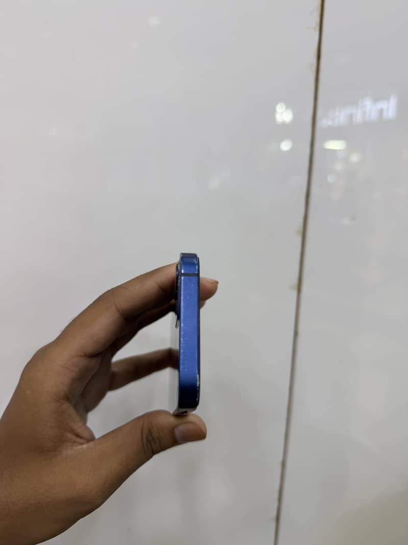 Apple iPhone 12 mini 3