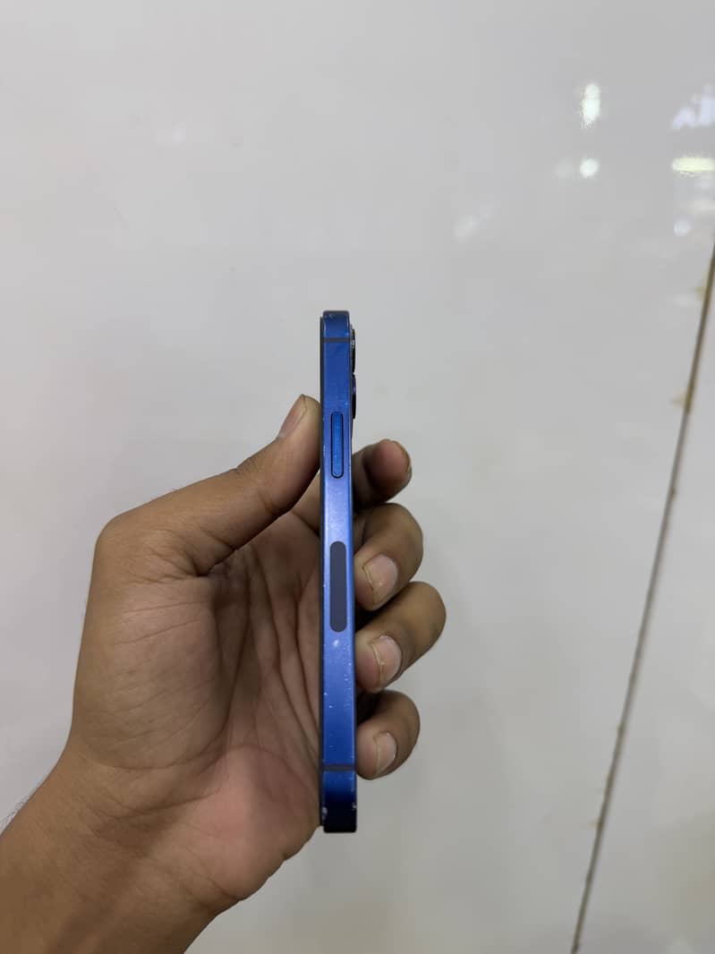 Apple iPhone 12 mini 6