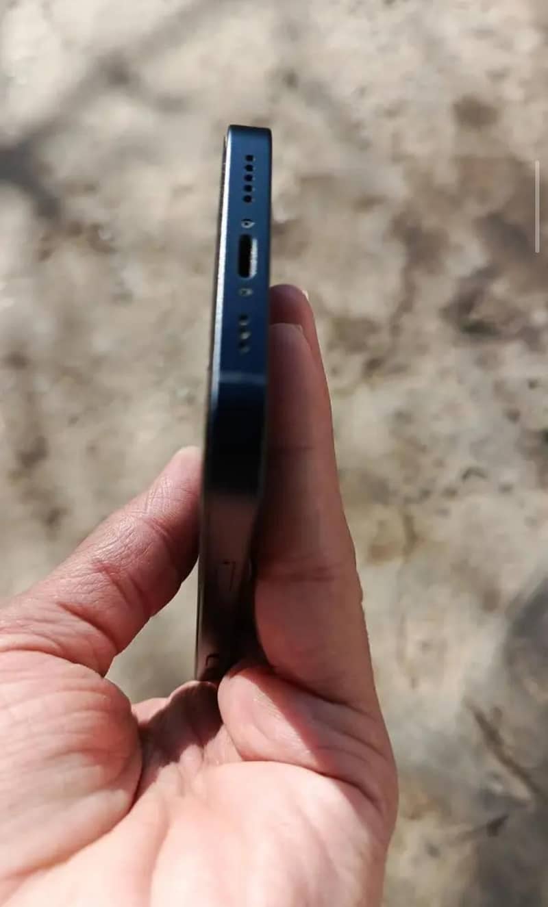 Apple iPhone 12 7