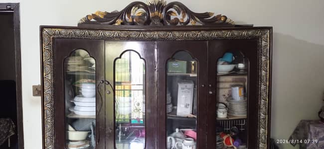 Showcase/ crockery cabinet/